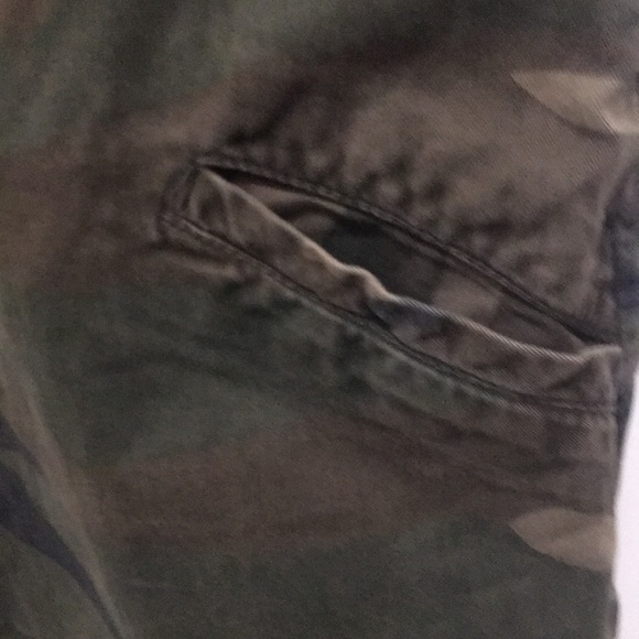 Dickies Camo Shorts 5 Pockets Lightweight EUC - Picture 3 of 6